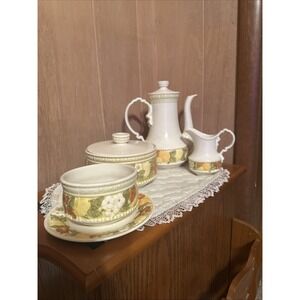 vintage Metlox Poppytrail Vernon Ware in the "Della Robbia" pattern